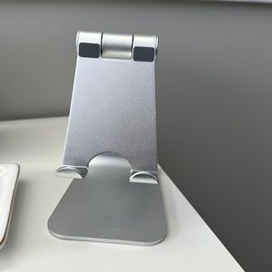 iPhone/iPad stand